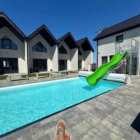 Domki Aurora Klimatyzowane, Z Podgrzewanym Basenem I Zjezdzalnia Wodna Rewal Exterior foto